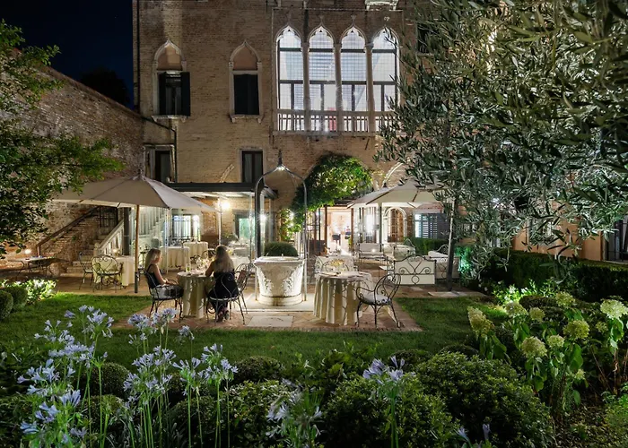 Hotel Nani Mocenigo Palace